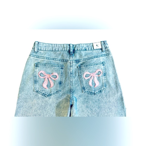EMBROIDERED PINK BOW JEANS - Picture 5 of 6